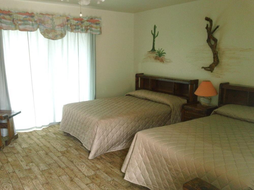 Bonnie Springs Ranch Motel Blue Diamond Exterior photo